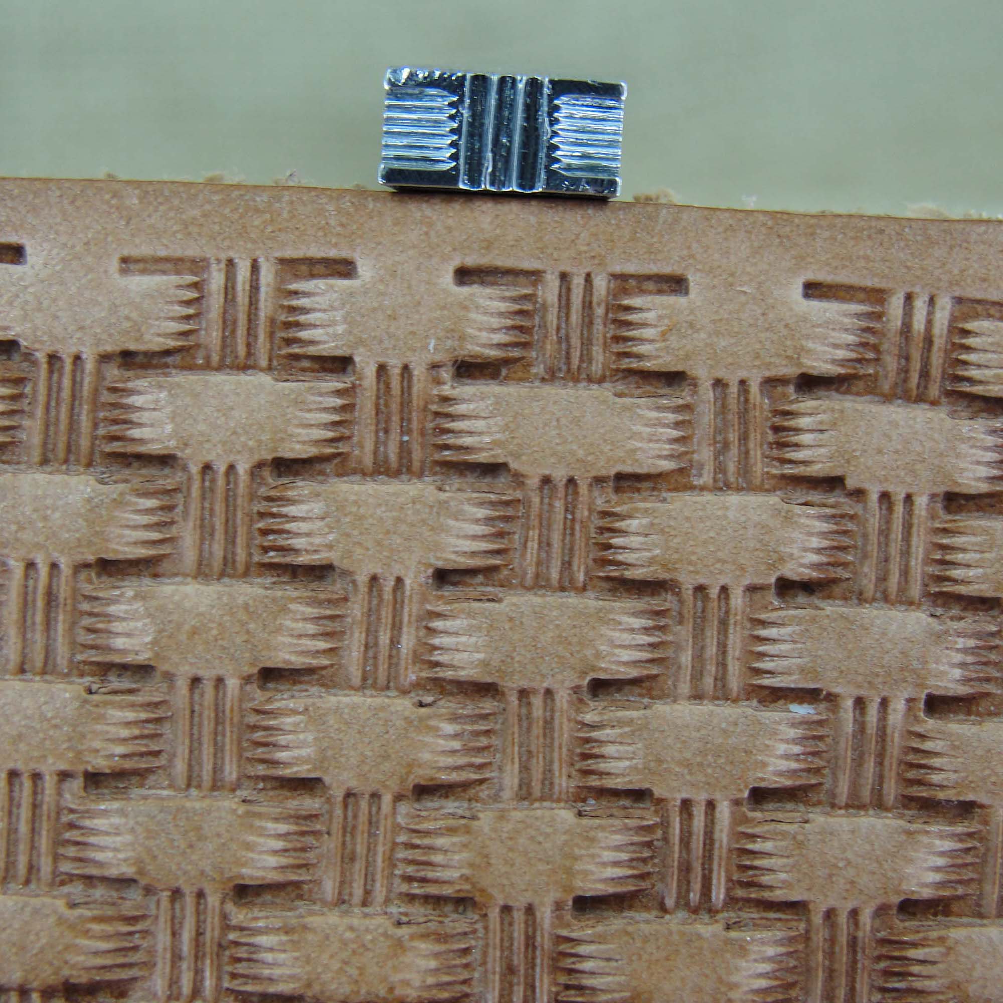 502 Small Bar Basket Weave [USED]