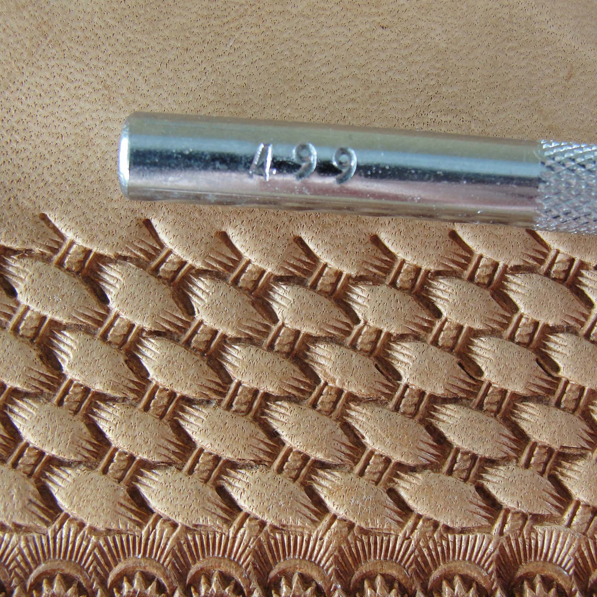 499 Extra Small Hourglass Basket Weave [USED]